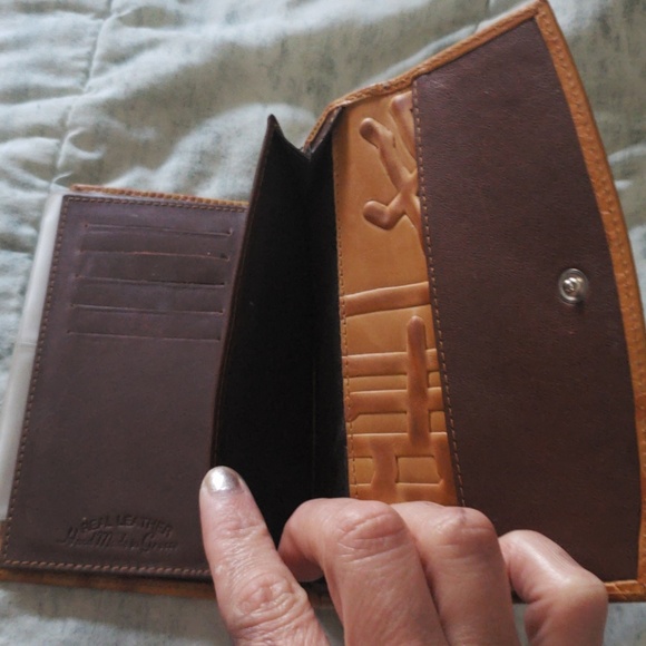 Leather wallet - Picture 7 of 8